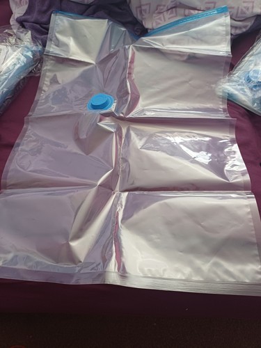 Pack vacuum storage - of, bags